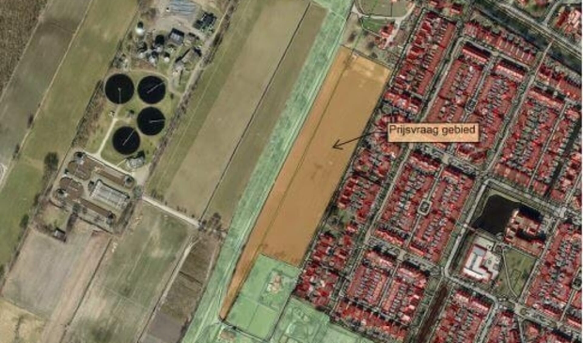 Beoogde locatie Turfweide net naast de Slaperdijk, voorheen Gilbertgaard. De vier rondingen links zijn van de waterzuiveringsinstallatie aan de andere kant van de Slaperdijk, op grondgebied van de gemeente Utrechtse Heuvelrug. 