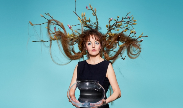 <p>Sanne Wallis de Vries brengt op 11 december haar show Kom.</p>