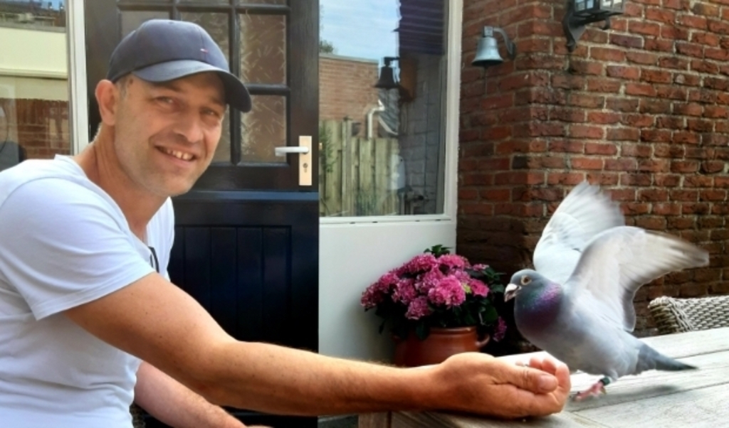 <p>Henry van den Brink met zijn winnaar</p>