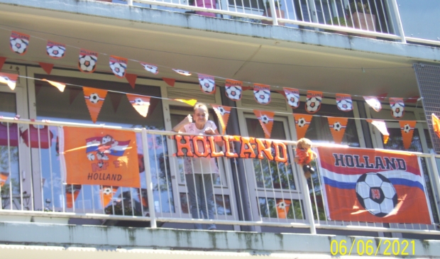 Balkon Oranje versierd