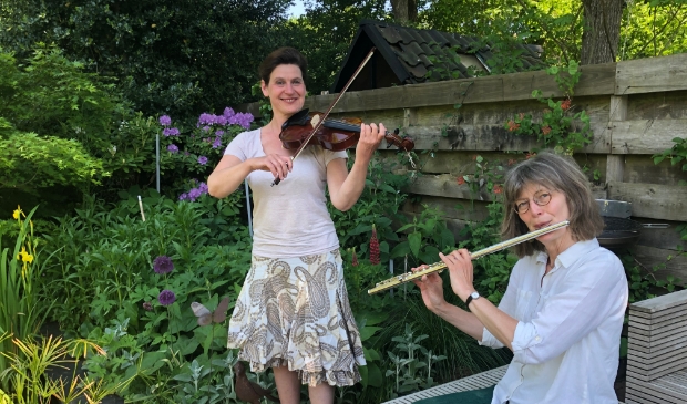 Annoesjka Cabo (l) en Marijke Wispelwey hopen op veel enthousiaste musici en gastvrouwen/heren van alle leeftijden.
