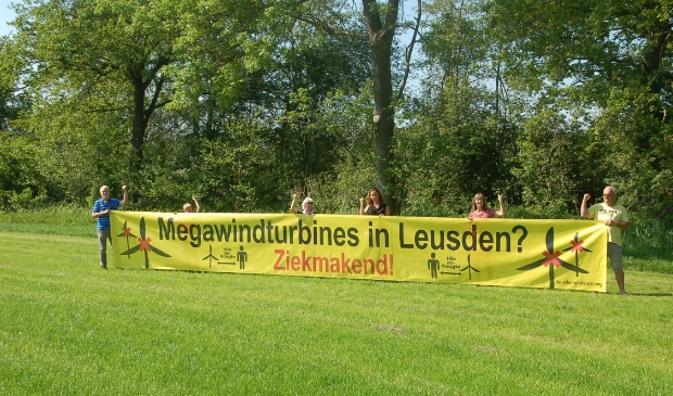 Nieuwenhuijse, Swellengrebel en andere inwoners van de regio bundelen de krachten met een petitie tegen de komst van megawindturbines op land.