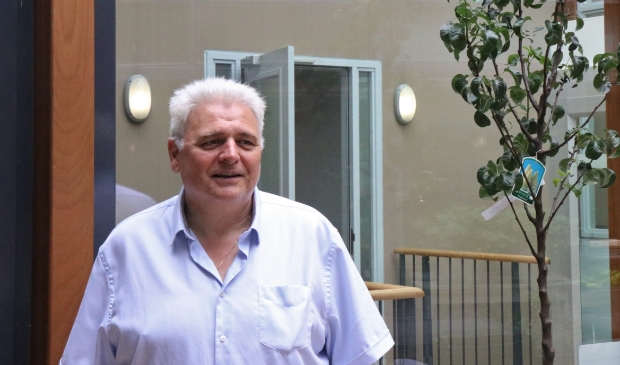 <p>Rob Spruyt won onlangs de Niek Meijer Vrijwilligersprijs voor zijn bijdrage aan het project 'Niemand verzandt in Zandvoort'.</p>
