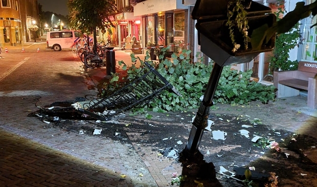 <p>Ravage in de Dorpsstraat.</p>
