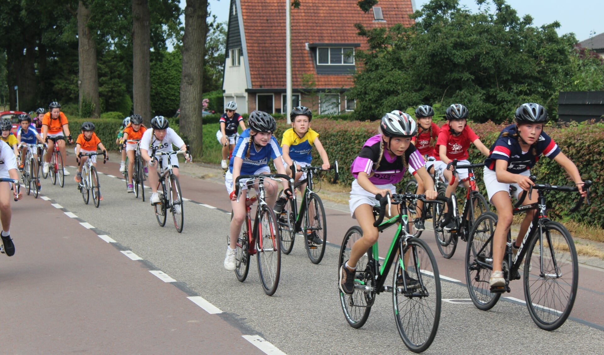 Maandag werd de eerste etappe verreden 