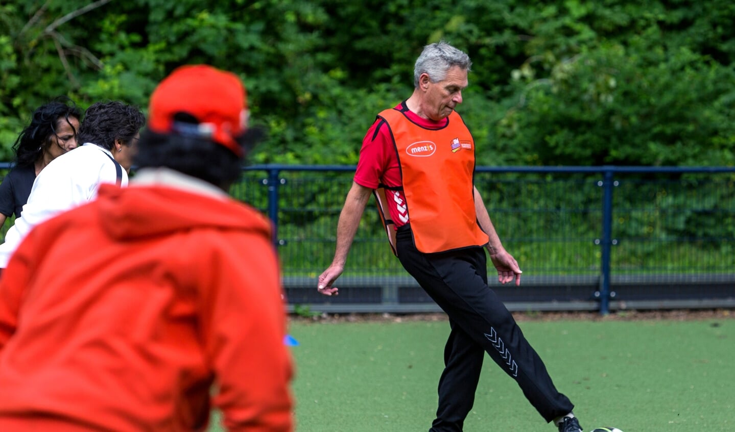 Oldstars in het Soesterkwartier aan het sporten.