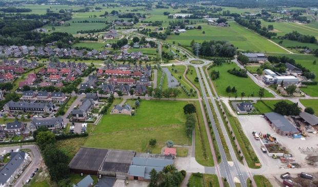 <p>Een klein gedeelte van Putten vanuit de lucht, links de woonwijk Bijsteren.</p>