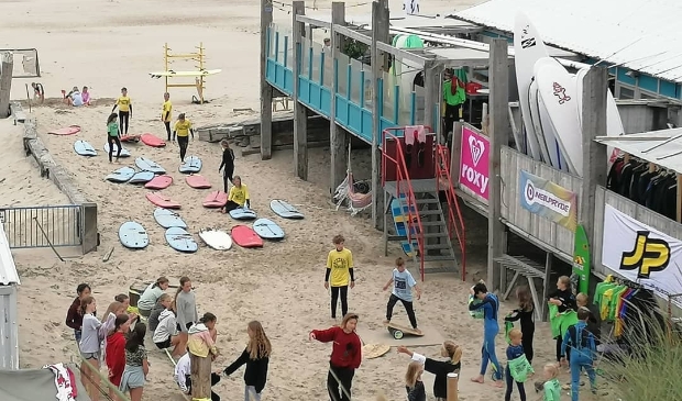<p>Een impressie van een kidskamp met echte 'stoked beachbums'. </p>