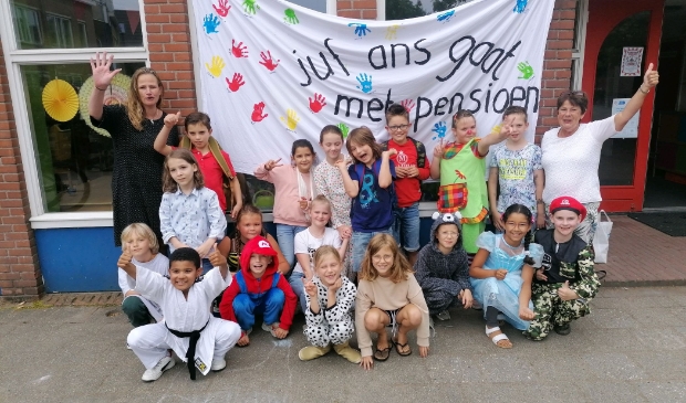 Leerlingen van groep 4 van obs De Tweemaster