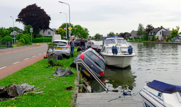 <p>Het oudere echtpaar kwam met de schrik vrij.</p>