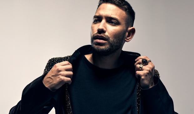 <p>Rolf Sanchez, Edenaar van geboorte, treedt vrijdag 20 augustus op in het Openluchttheater.</p>