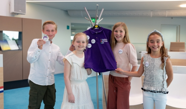 <p>Levi, Sophie, Josephine en Kiki (van links naar rechts) vormen het nieuwe Kindercollege van Ede.</p>