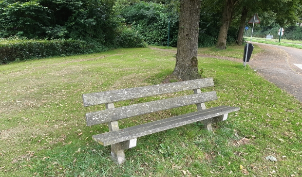 <p>ChristenUnie-SGP en CDA pleiten voor meer bankjes in de openbare ruimte om ouderen en minder-validen meer te laten bewegen.</p>