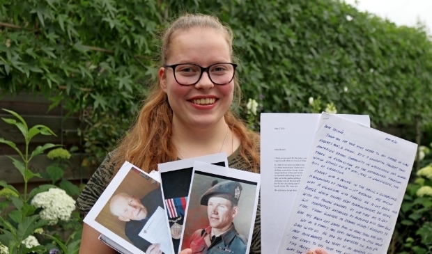 <p>Desirée: "Mooi dat iemand zo vertelt over de oorlog. Dit contact is veel voor mij gaan betekenen".</p>