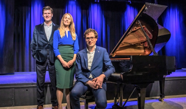Vincent Kusters (bariton), Loes van Schothorst (sopraan) en Wouter Harbers (piano)