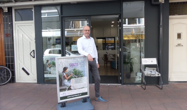 <p>Eigenaar en audicien Erik Lodewijk van Hoorbegrip voor het filiaal in de Cronjéstraat. </p>