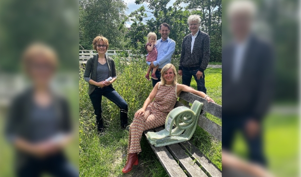 <p>Vanaf links: Nanda van Bodegraven (filosoof), Joyce Langenacker (burgemeester), Willem Jansen (wethouder) en Guus Bakker (voorzitter Humanistisch Verbond Amsterdam-Amstelland).</p>