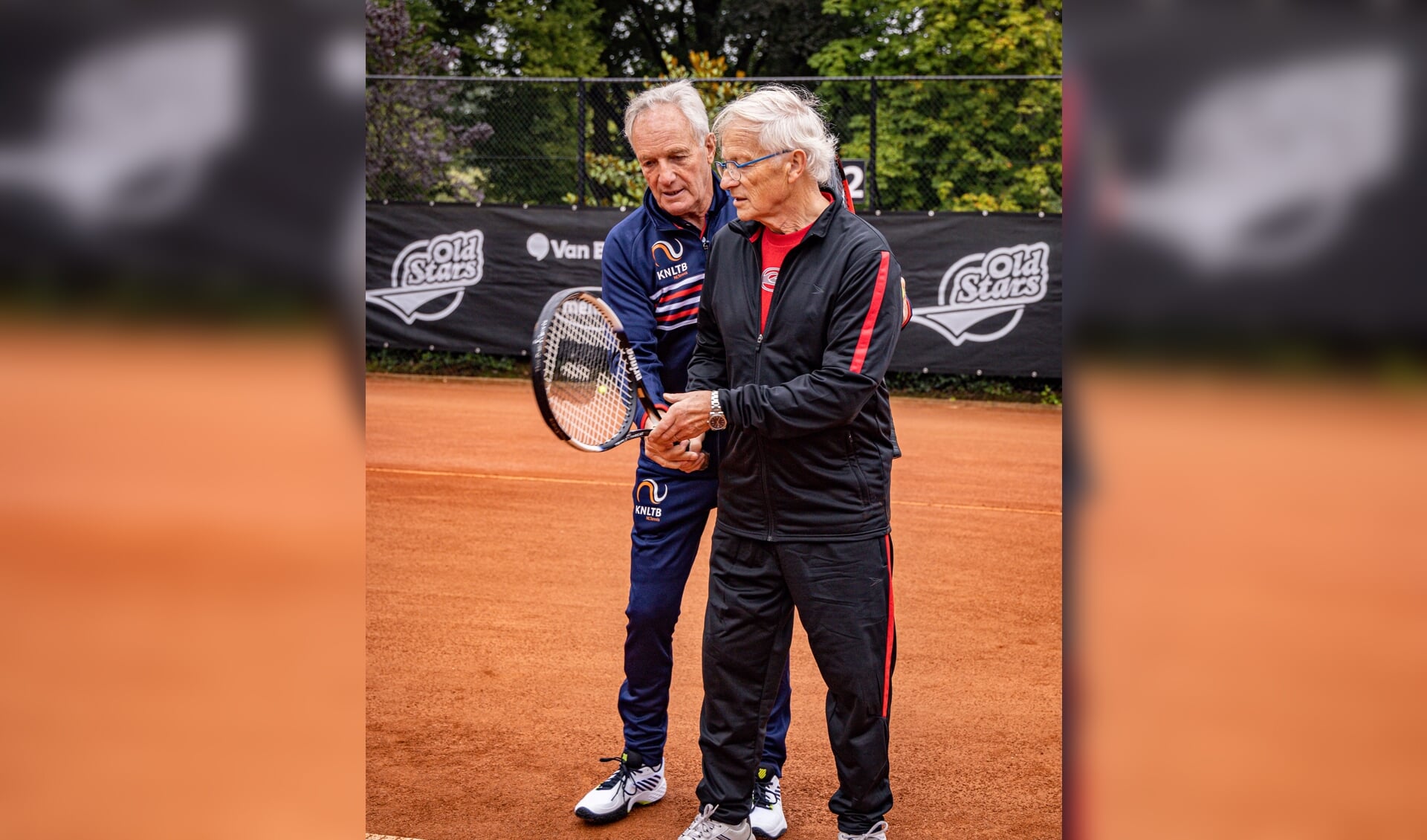 ,,OldStars tennis is ontwikkeld om ouderen weer aan het bewegen te krijgen", zegt Okker (links). 