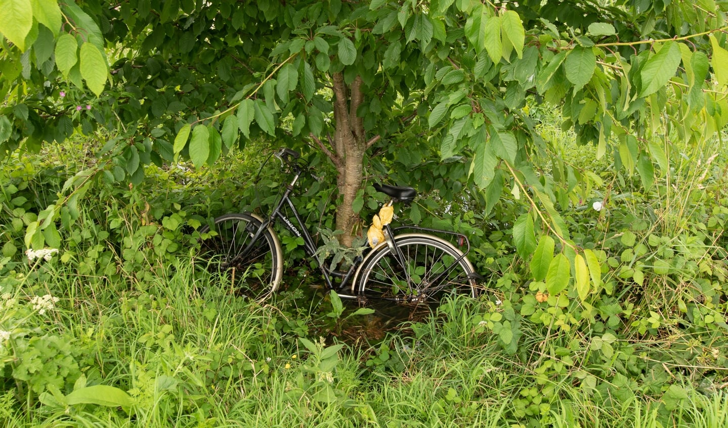 Iemand is zijn fiets vergeten. 