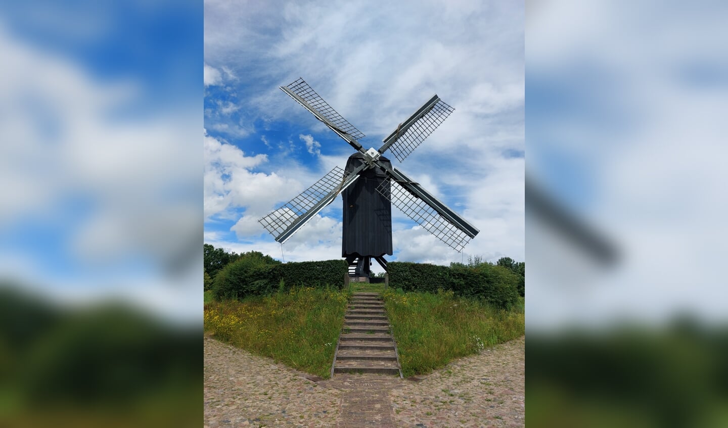 ,,Tijdens het bezoek aan Bourtange, twee weken geleden, werd ook dit plaatje geschoten. Fraaie Hollandse luchten met een molen. Je zou er bijna een poster van maken.