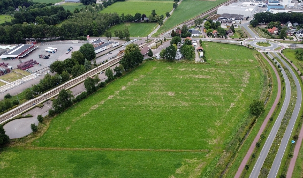 <p>Omgevingsvisie bedrijventerrein Henslare levert, volgens buurtbewoonster Marette Zwamborn, meer problemen dan oplossingen.</p>