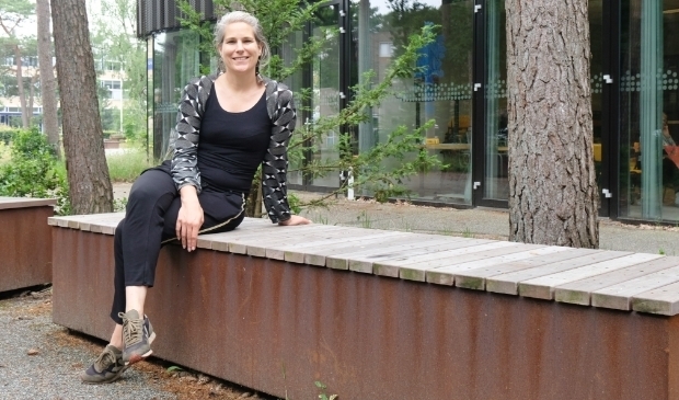 <p>Maartje Simons: "Ga gewoon eens bij een organisatie kijken." </p>