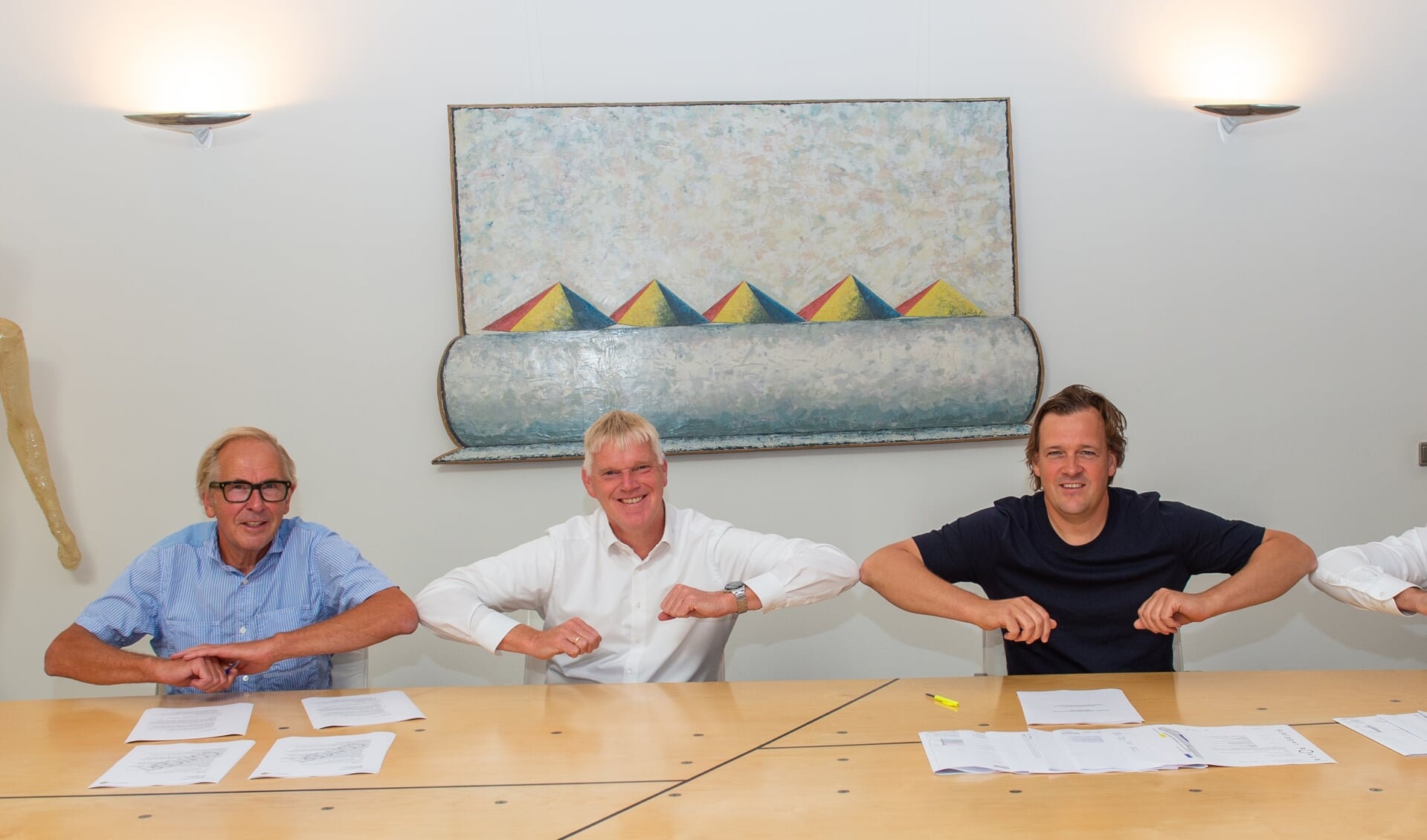 Van links naar rechts: Michel Schoonderbeek (Schipper Bosch), Jan van Barneveld (directeur de Alliantie Ontwikkeling), Bart Schoonderbeek (Schipper Bosch) en Marco Berger (Karbouw). 