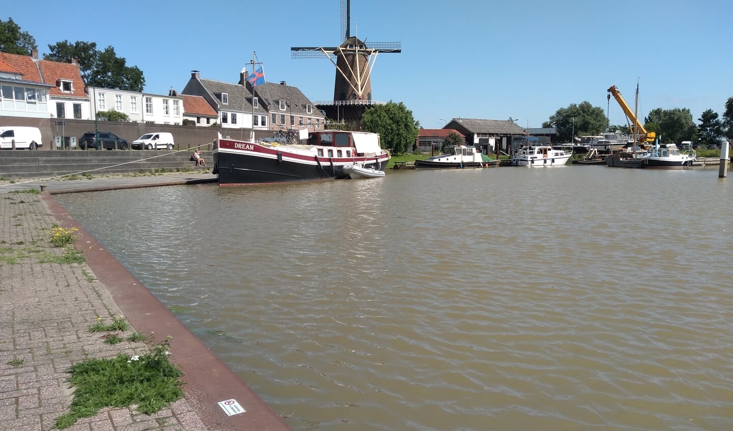 Zaterdagochtend 17 juli 2021, het water in Wijk bij Duurstede staat net tot aan de kade