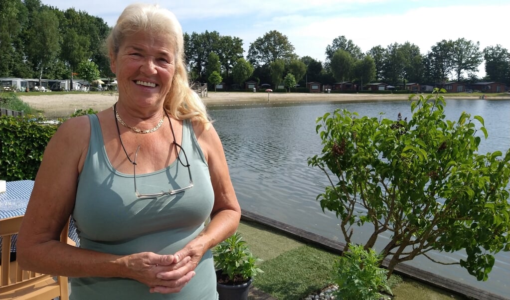 Reina Ruitenbeek uit Amersfoort komt helemaal tot rust op Overbos Recreatiepark. 