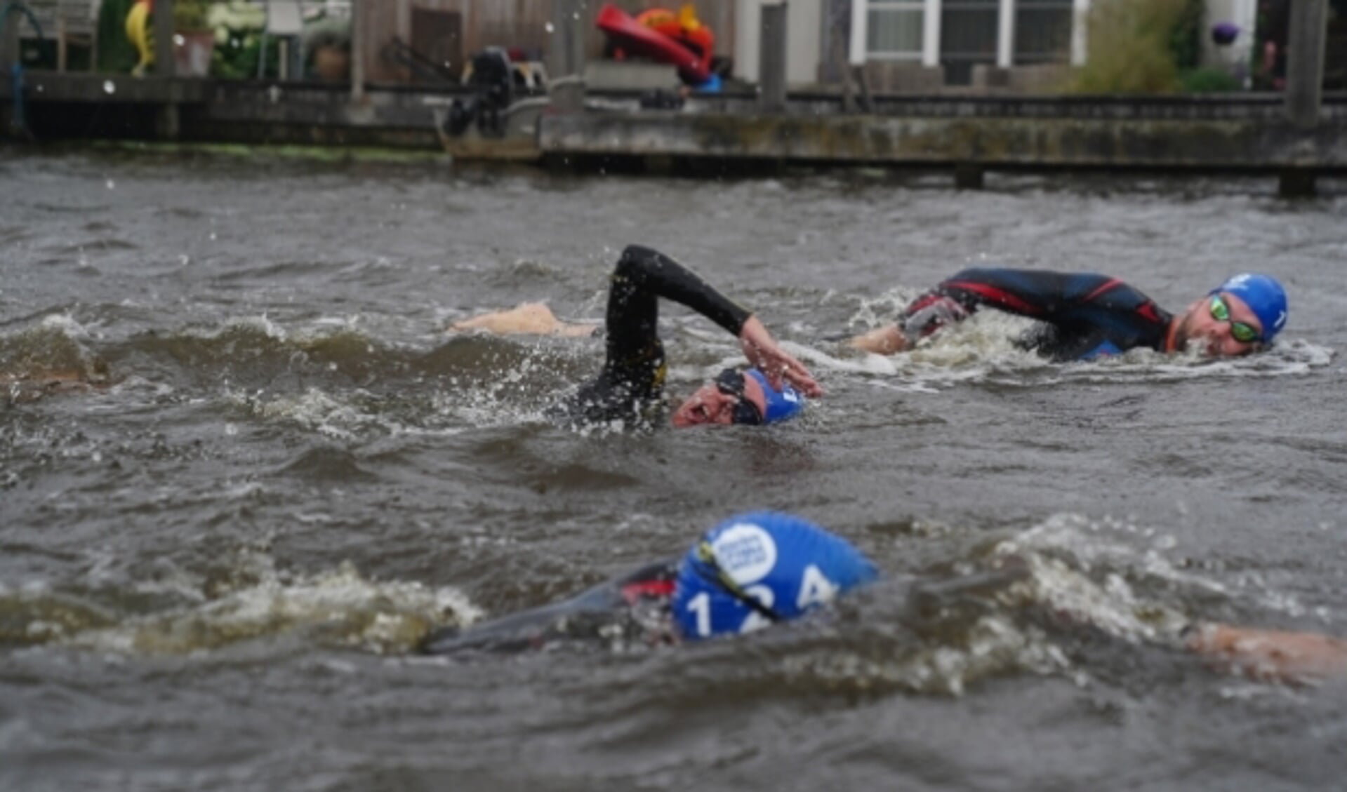 Symbolische Swim to Fight Cancer Amstel (2020).