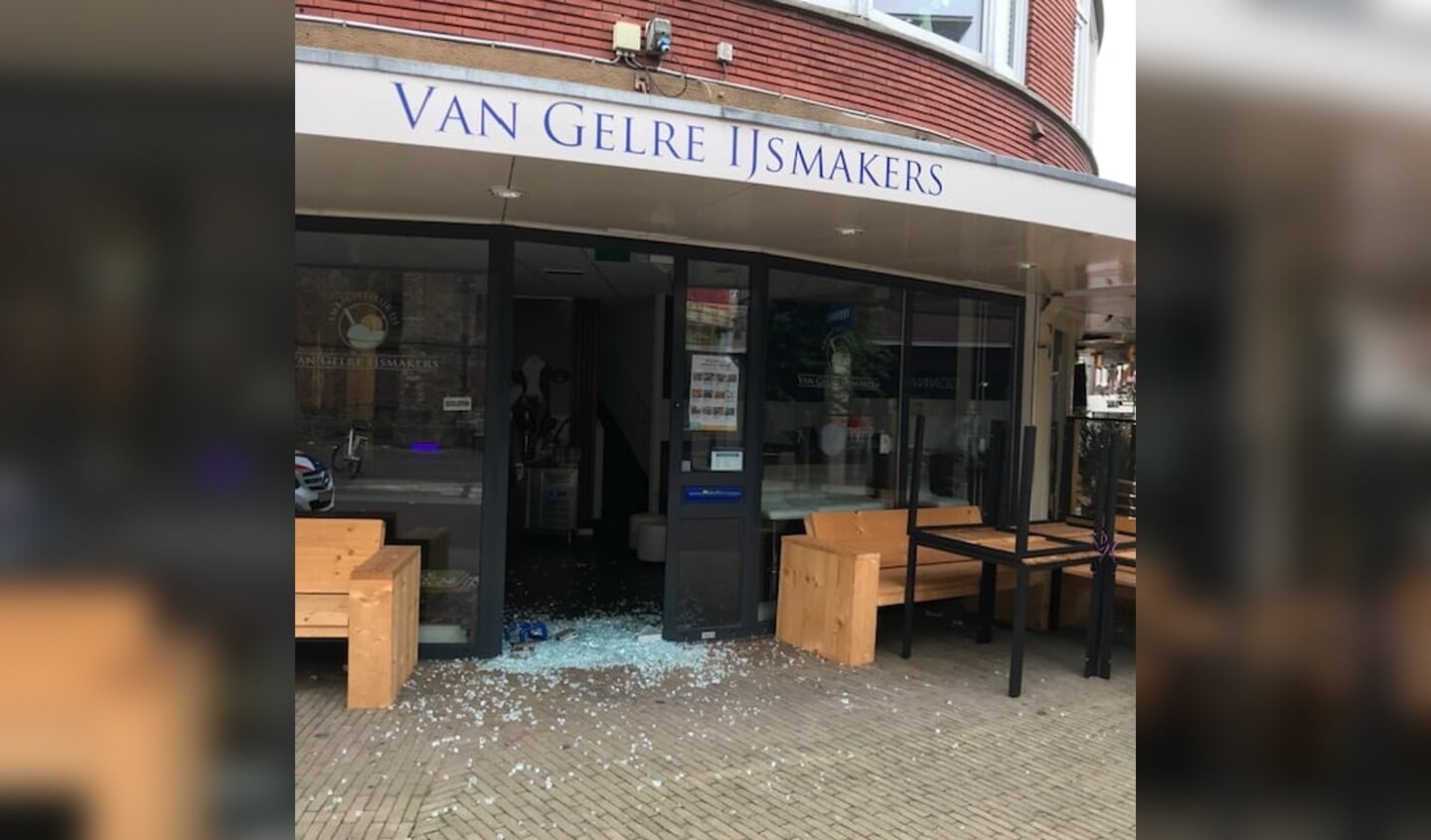 Vandalisme bij ijssalon Van Gelre in Barneveld.