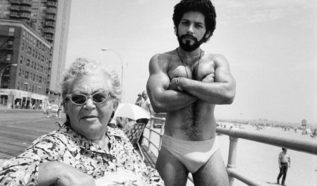 <p><em>Arlene Gottfried, Angel and Woman on Boardwalk, 1976. Vintage gelatin silver print, 27.9 x 35.5 cm. </em> </p>