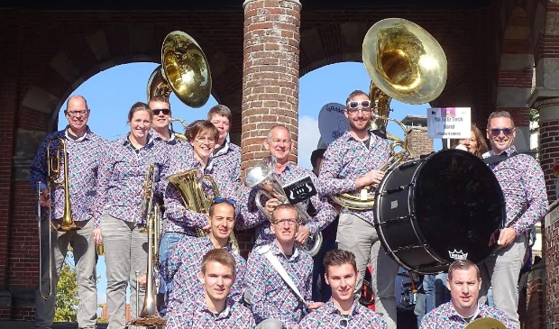 <p>Dweilorkest ‘Nu Je Er Toch Band’.</p>