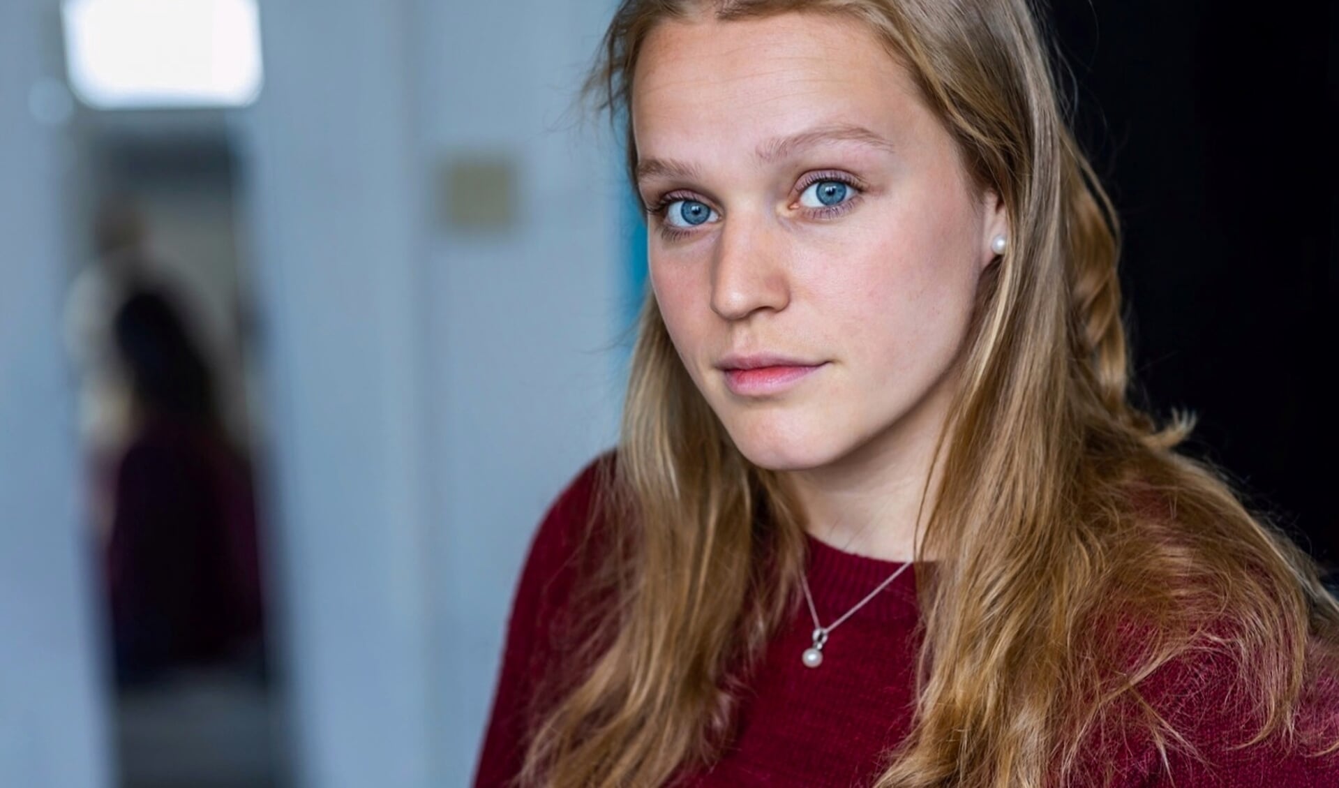 Daniëlle van der Sluis (23) startte een crowdfunding voor een hulphond, die haar kan helpen in het herstel van haar eetstoornis en angststoornissen.