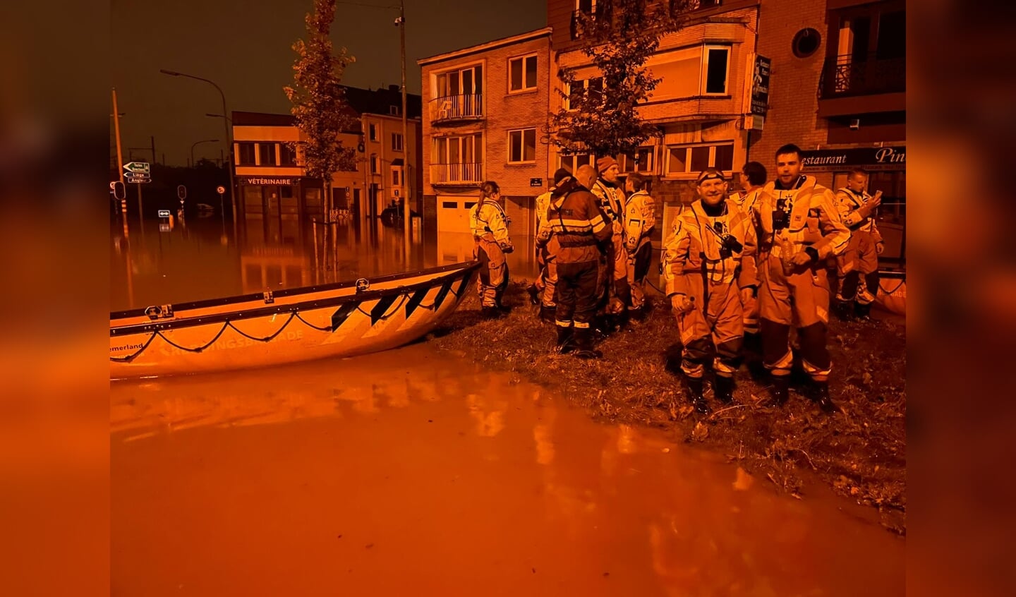 Leden van HRB tijdens evacuatie in Luik