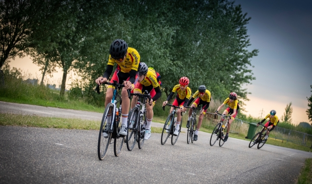 <p>De ambitie bepaalt het aantal trainingen, zowel gezamenlijk als individueel met schema. </p>