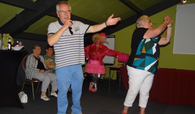 Jan en Riet Wieman tijdens een van de jaarlijkse uitjes van Onder Ons