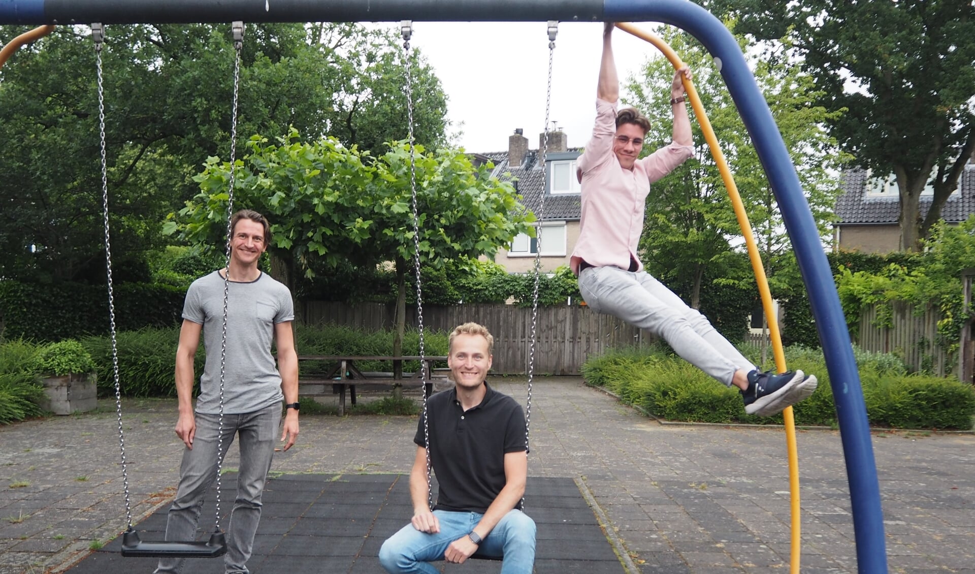 Bas Renooij, Geert-Jan IJzenga en hangend Wietse Holwerda.