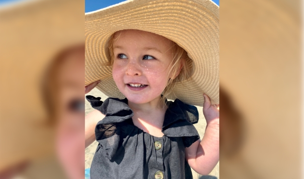 ,,Foto is gemaakt in juni 2021 tijdens onze vakantie op Texel. Te zien is onze dochter Valerie (bijna 3 jaar) op het strand."