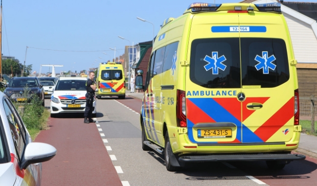 <p>Meerdere ambulances en een traumahelikopter kwamen ter plaatse om hulp te bieden aan het slachtoffer.</p>