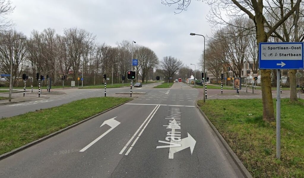 De kruising Startbaan - Van der Hooplaan wordt wellicht een rotonde.