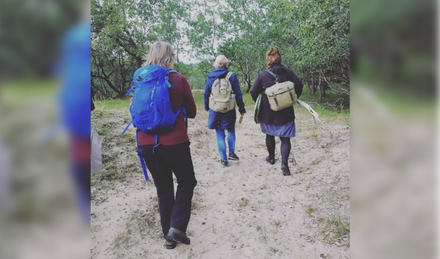 <p>Struinen door de duinen.</p>
