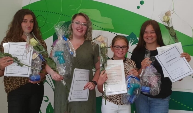 Shannen 5 jaar, Jacqueline 15 jaar, Nicole en Vienna 5 jaar.