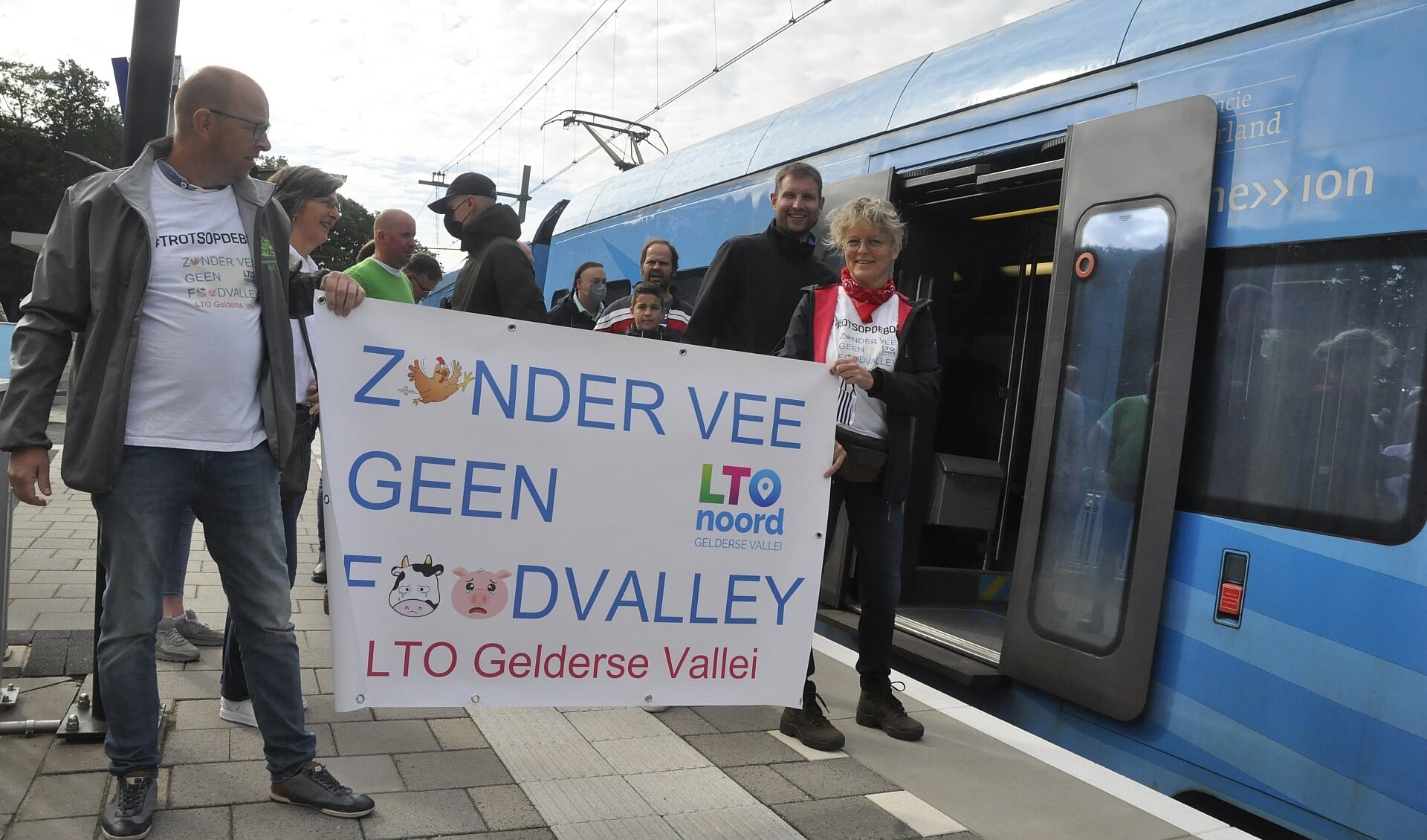 Boeren uit de regio Barneveld vertrokken vanmorgen per trein naar Den Haag, om daar te protesteren.