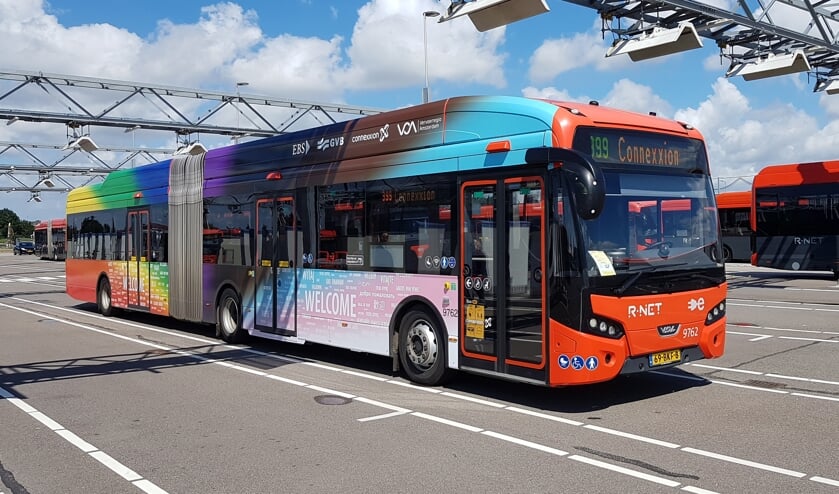 Connexxion Regenboogbus Rijdt Door De Regio - HCnieuws | Nieuws Uit De ...