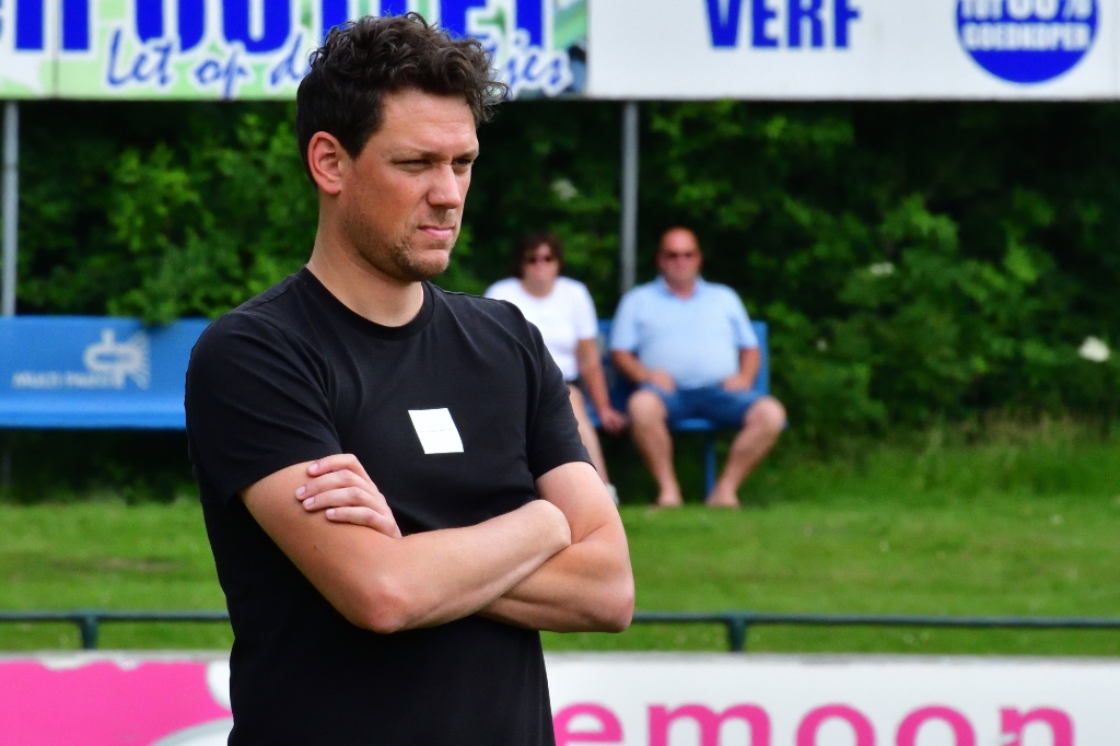 <p>Trainer Mark Bakker verwacht zaterdag 4 september een lastige wedstrijd zaterdag tegen Urk. </p>