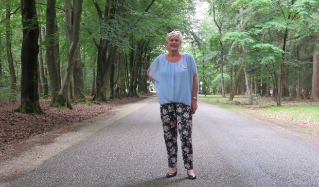 <p>Sinds haar verhuizing naar Otterlo zet Ria Hordijk zich in bij Park De Hoge Veluwe en heeft zo al veel mensen leren kennen in haar nieuwe woonplaats.</p>