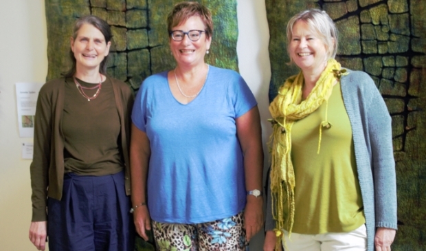 <p>V.l.n.r. Linda, Karen en Anneke, samen Viltcollectief LAK.</p>