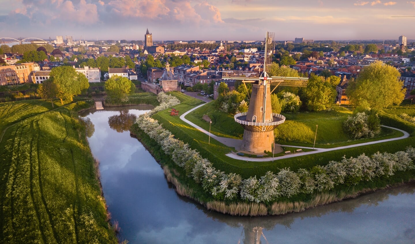 De vesting Gorinchem is onderdeel van de Nieuwe en Oude Hollandse Waterlinie