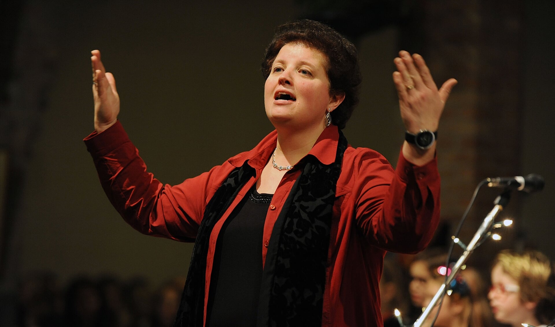 Marijke van der Ouderaa is dirigent van vier volwassenkoren en drie kinderkoren in Bunnik